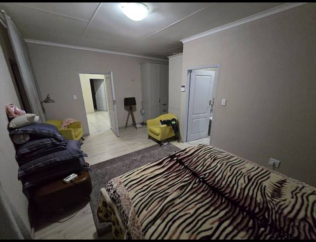 4 BEDROOM CLUSTER FOR SALE IN POMONA